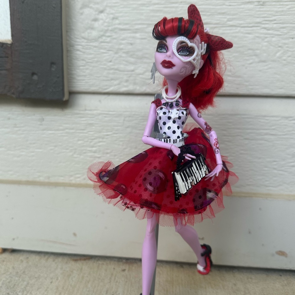 Dot Dead Gorgeous Operetta